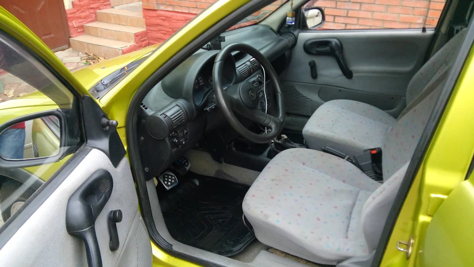 Opel Corsa 1.2 бендзін 2