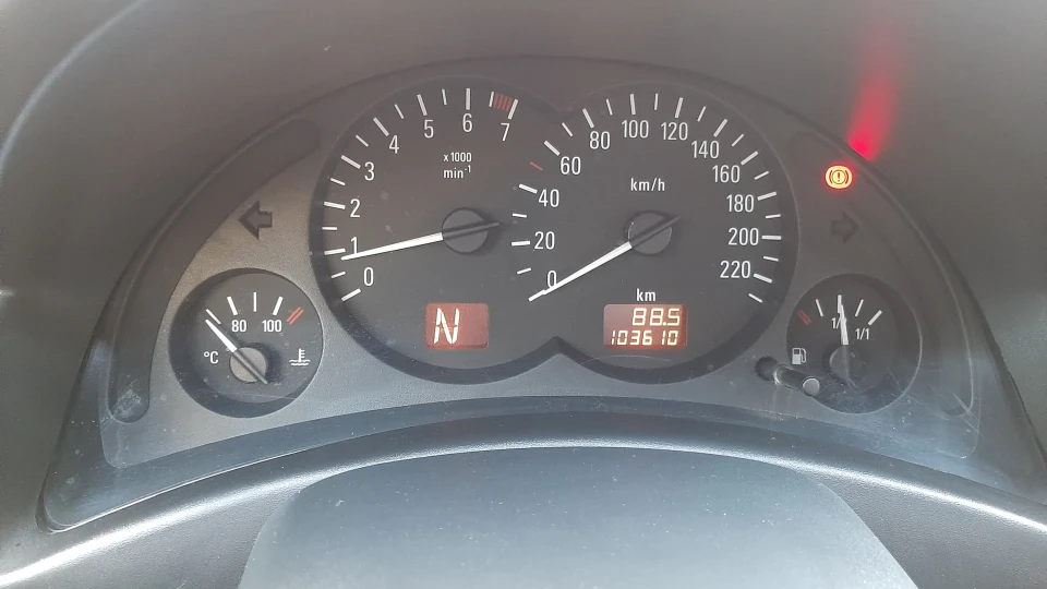 Opel Corsa 1.2 Twinport Easytronic 5