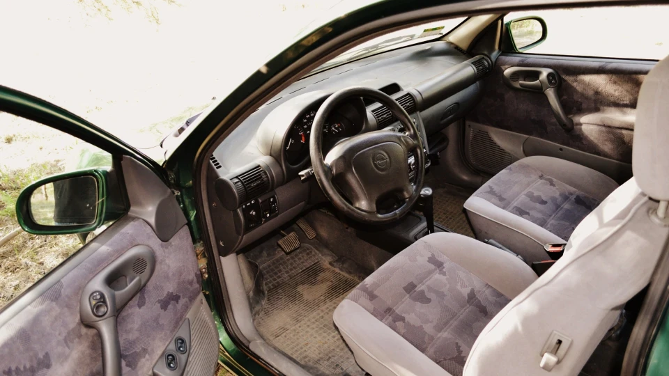 Opel Corsa 1.4 16V 5