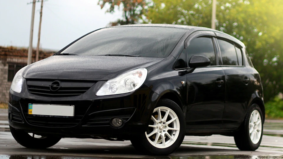 Opel Corsa BLACK & WHITE 4