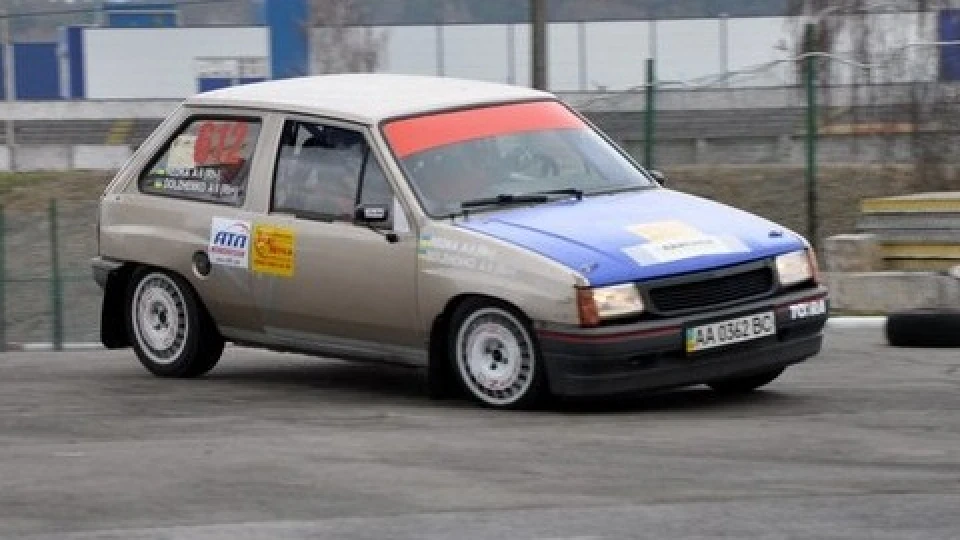 Opel Corsa C20XE 2
