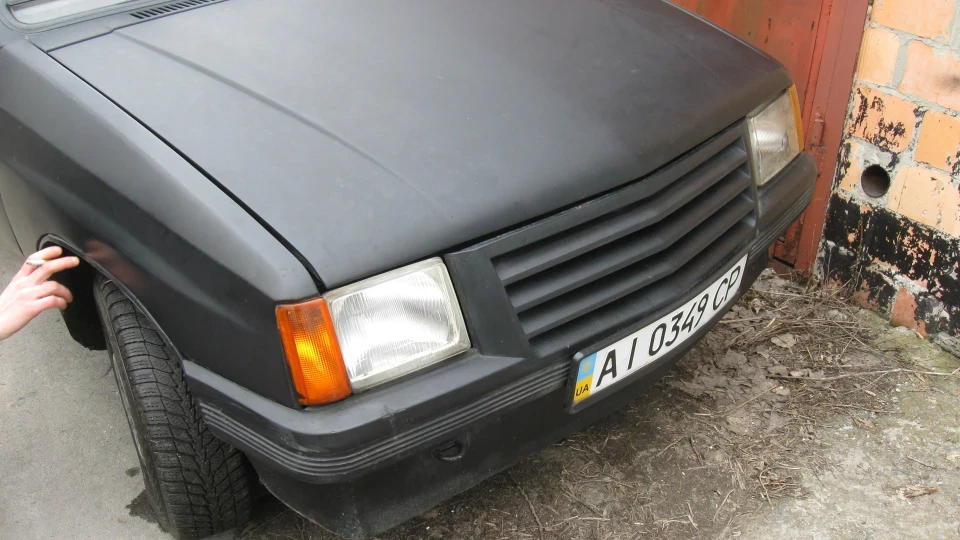 Opel Corsa чорна яйцетруска 2