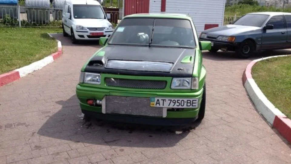 Opel Corsa GSI Turbo 300hp+ 2