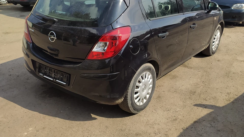 Opel Corsa Літровий блек джек 2
