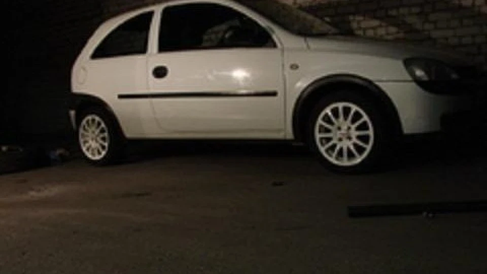 Opel Corsa white козявка