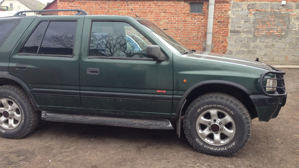 Opel Frontera A 2