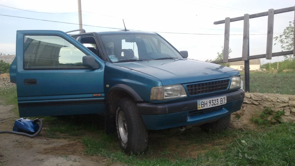 Opel Frontera A