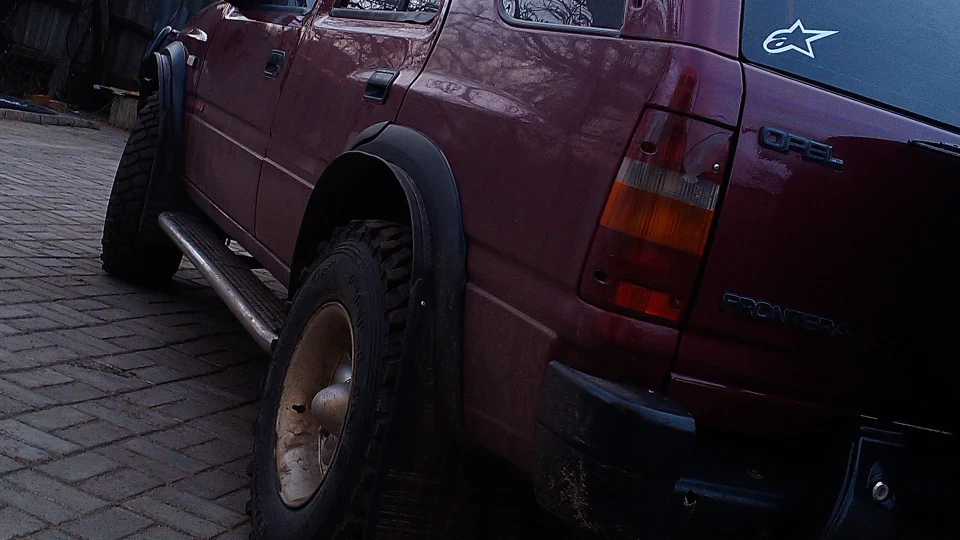 Opel Frontera A 2