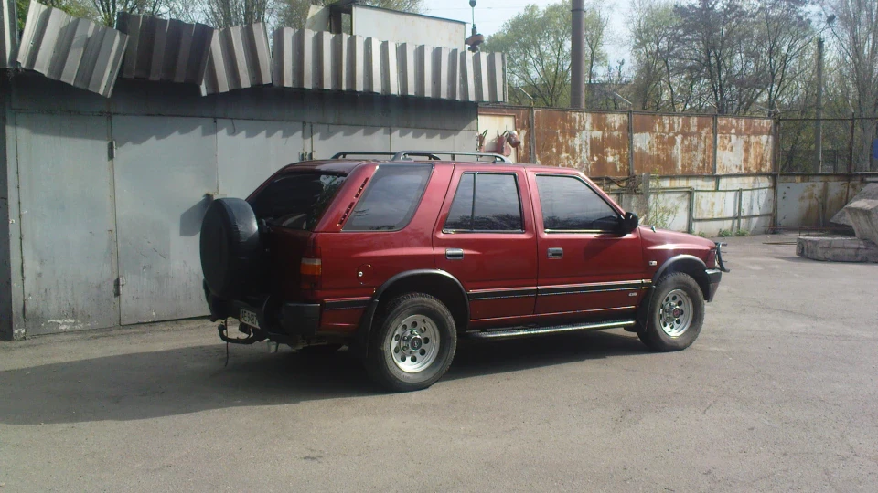 Opel Frontera A 2,4 сумний танчик 3