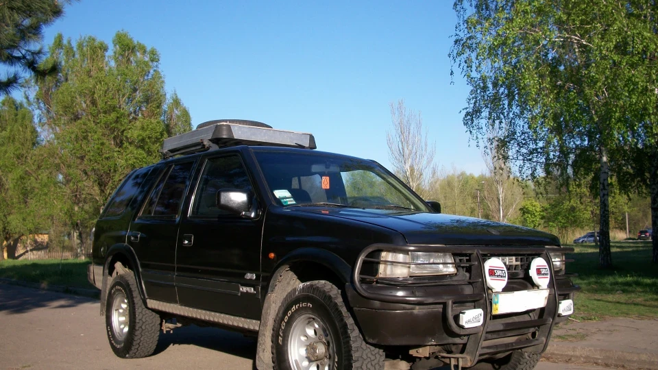 Opel Frontera A чорний монстрик 2