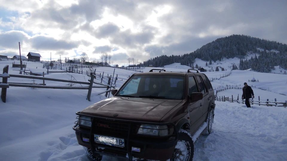 Opel Frontera A форвард 3