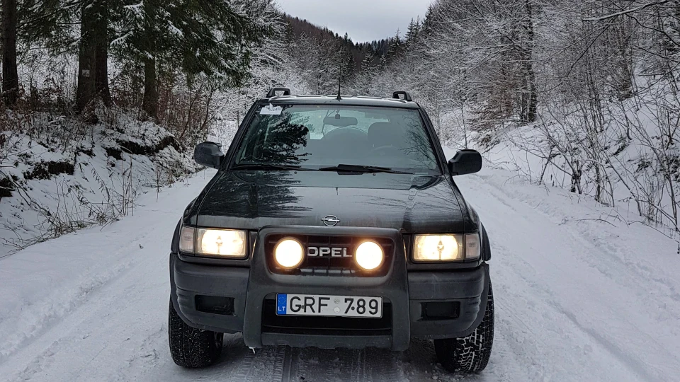 Opel Frontera B 2