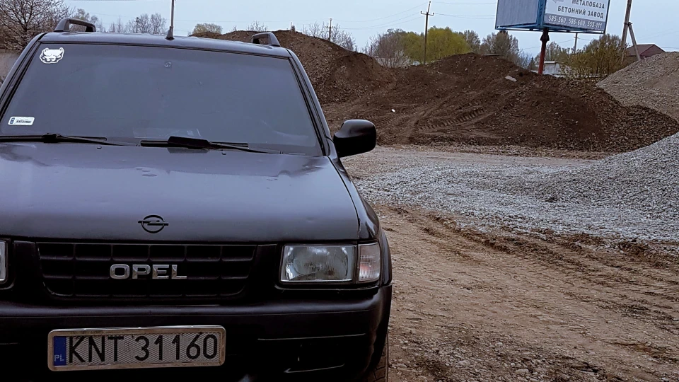 Opel Frontera B Чорний .2.2 dth . 3