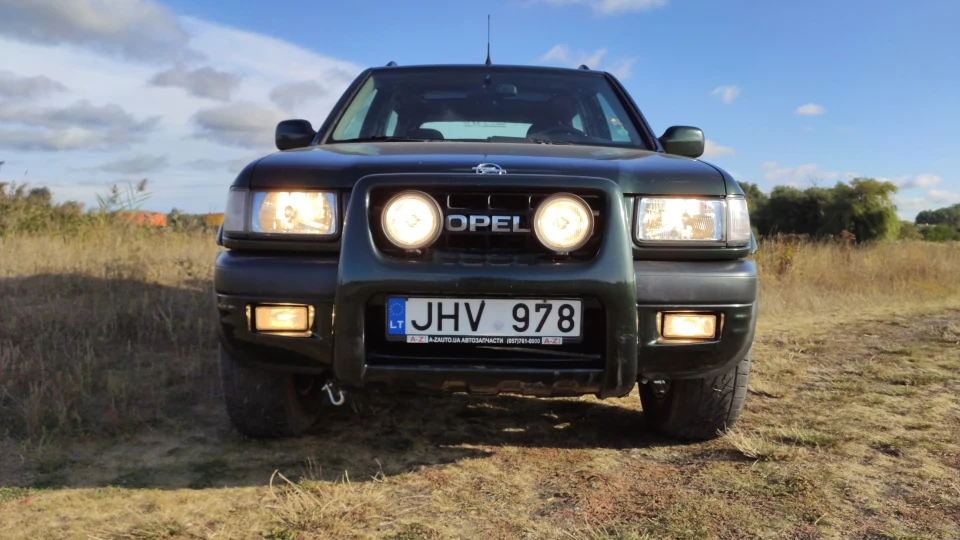 Opel Frontera B Sport 2000 Edition 2