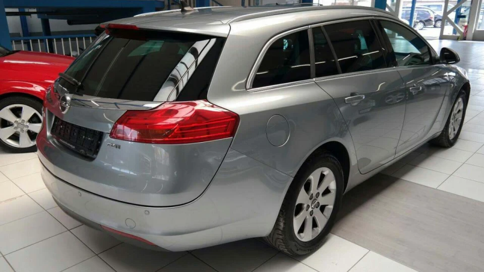 Opel Insignia Sports Tourer 2.0 CDTI 2