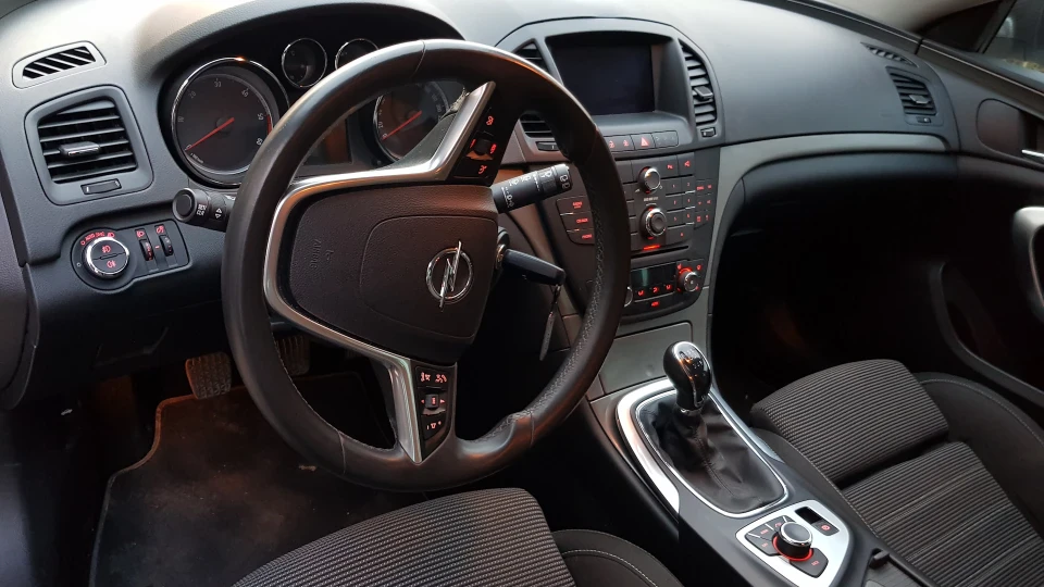 Opel Insignia Sports Tourer 2.0 турбо 3