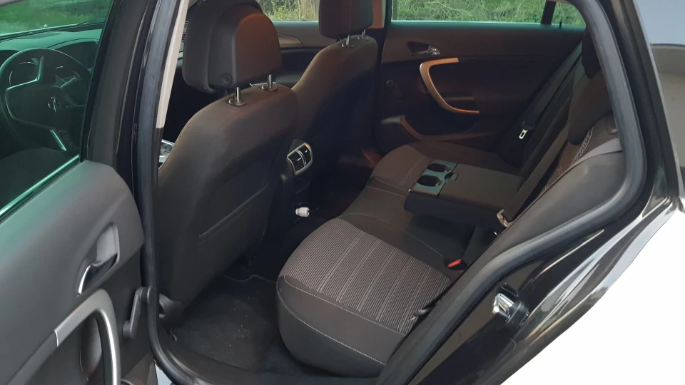 Opel Insignia Sports Tourer 2.0 турбо 5