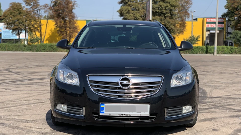 Opel Insignia Sports Tourer 2.0 турбо 2