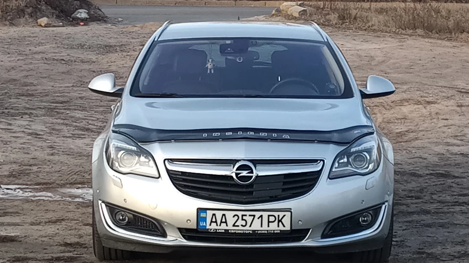 Opel Insignia Sports Tourer 2.0 турбо 2