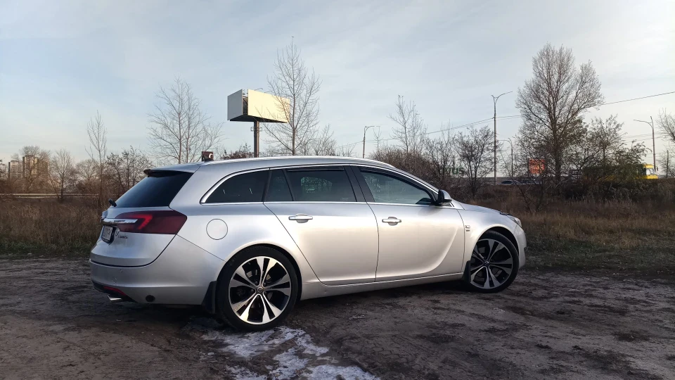 Opel Insignia Sports Tourer 2.0 турбо 5