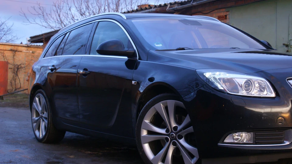 Opel Insignia Sports Tourer Black Star 3