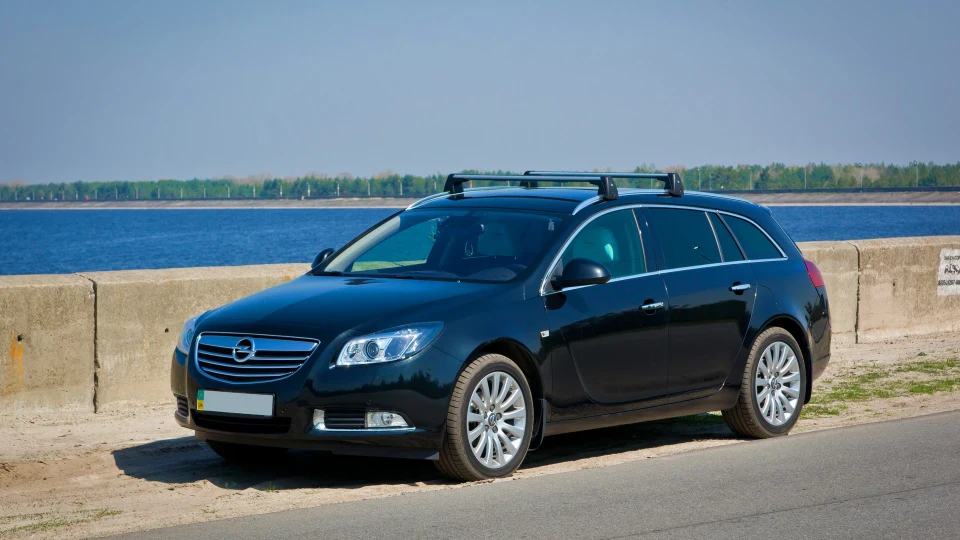 Opel Insignia Sports Tourer Carbon Flash Black 2