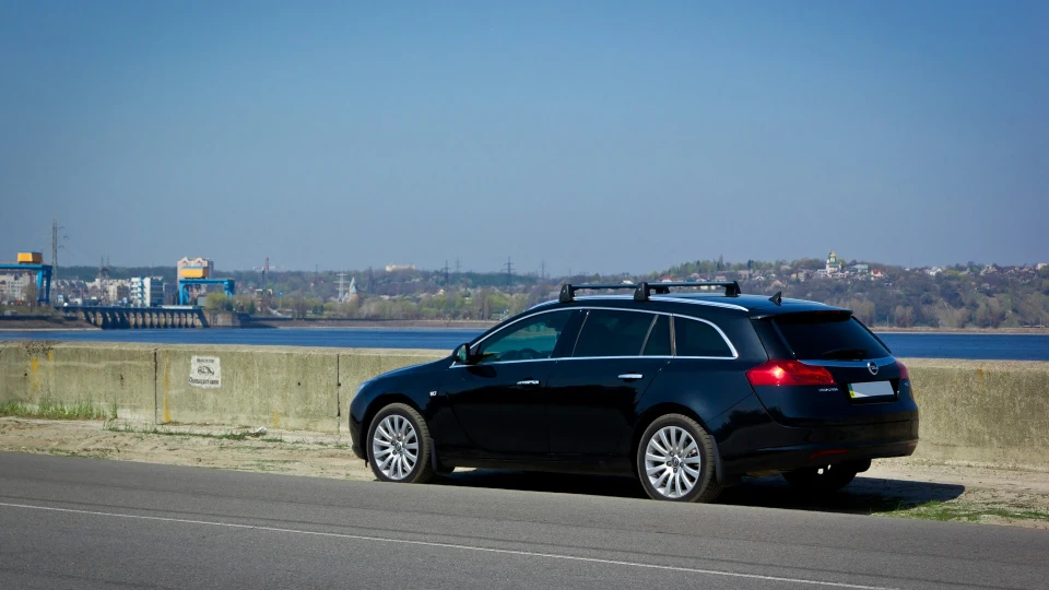 Opel Insignia Sports Tourer Carbon Flash Black 4