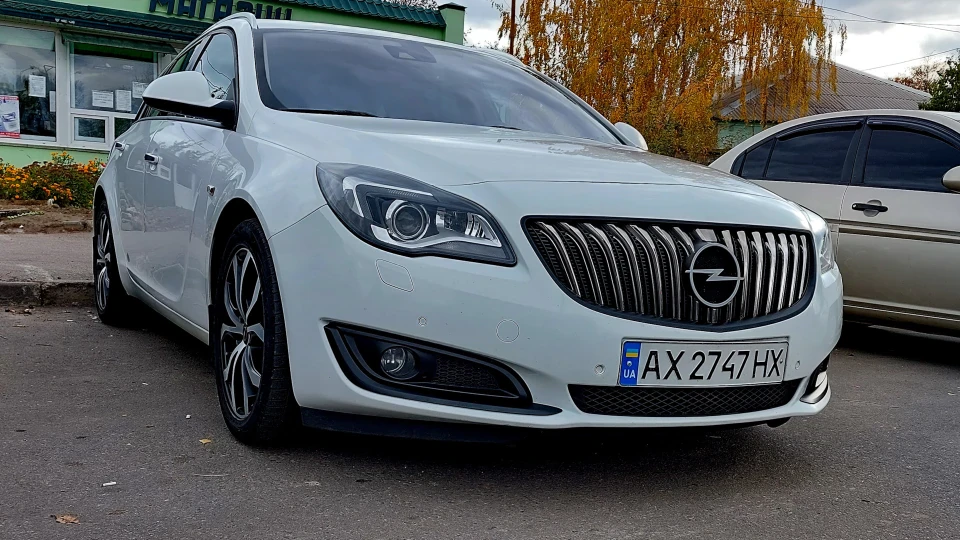 Opel Insignia Sports Tourer Frau Weiß 5