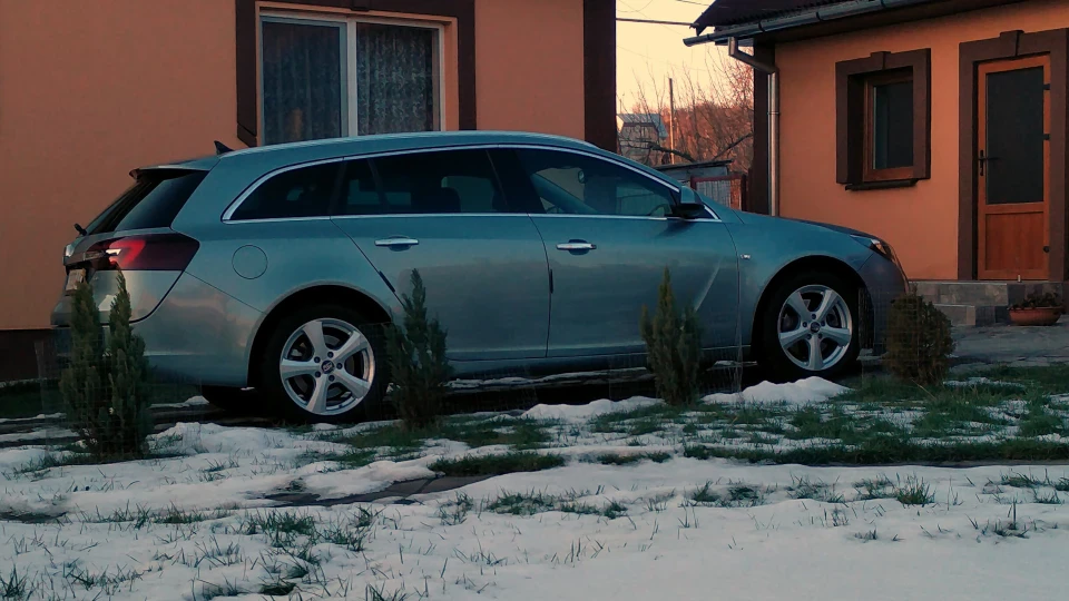 Opel Insignia Sports Tourer попелясто-сірий попіл 2