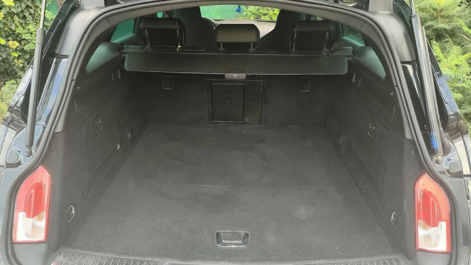 Opel Insignia Sports Tourer Recaro inside 4