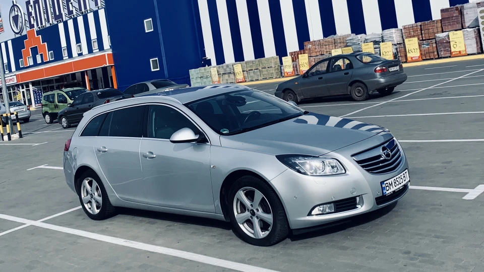 Opel Insignia Sports Tourer Silver Arrow 3