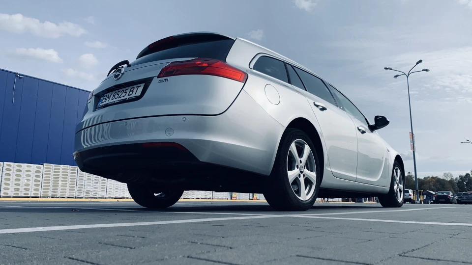 Opel Insignia Sports Tourer Silver Arrow 4