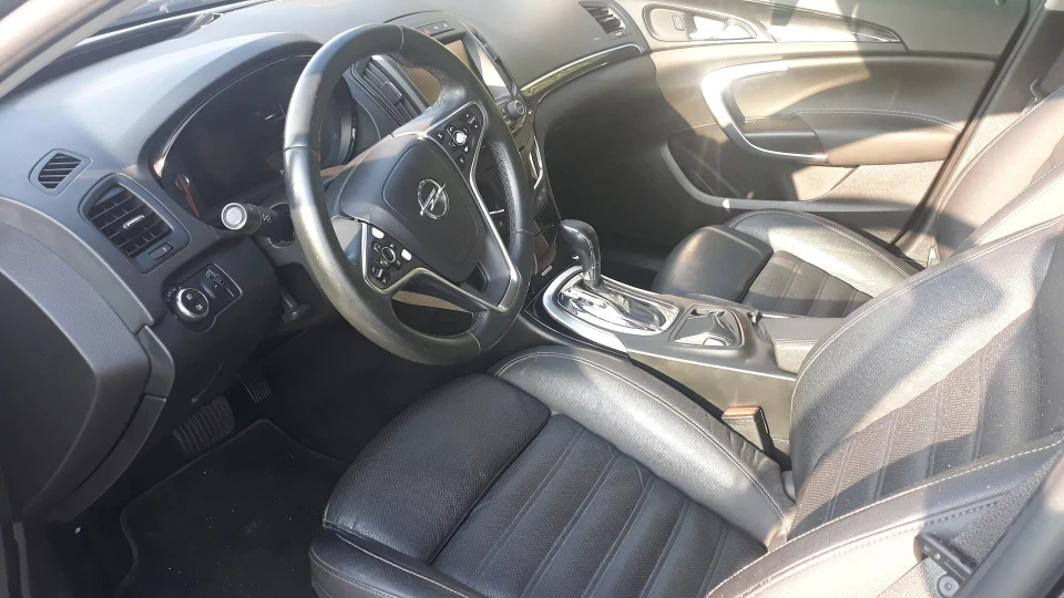 Opel Insignia 2.0 A20DT 4