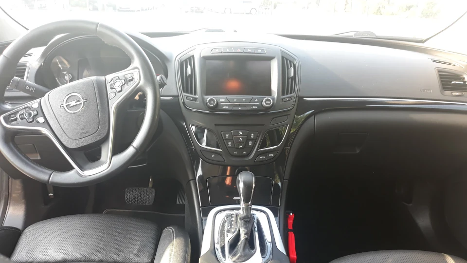 Opel Insignia 2.0 A20DT 5