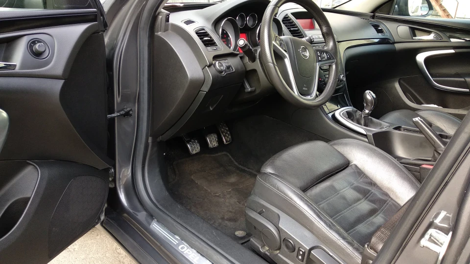 Opel Insignia 2.0 cbti sport