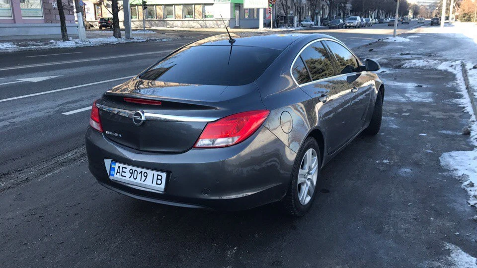 Opel Insignia сіра