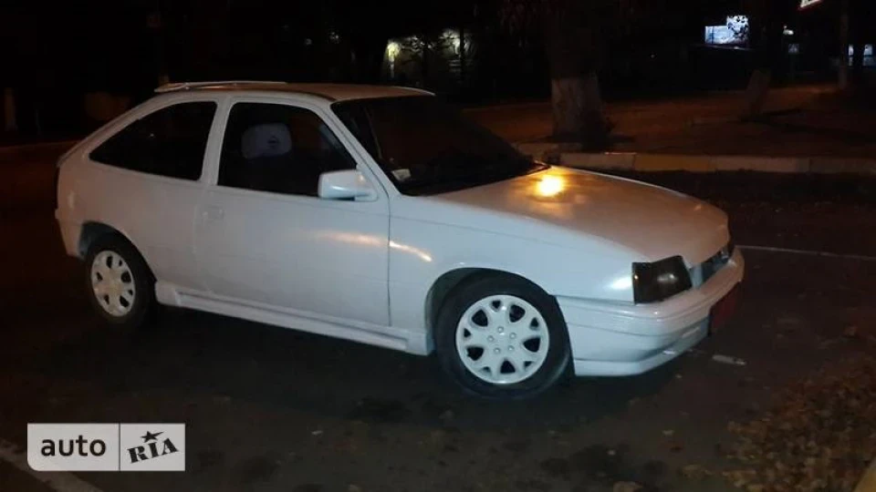 Opel Kadett 1.3 еСочка 2