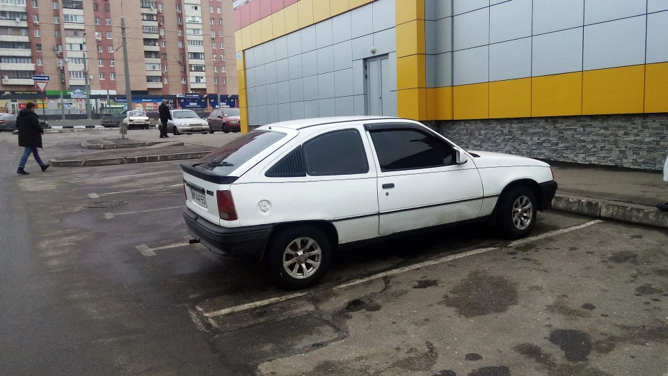 Opel Kadett 1.3 LPG 4