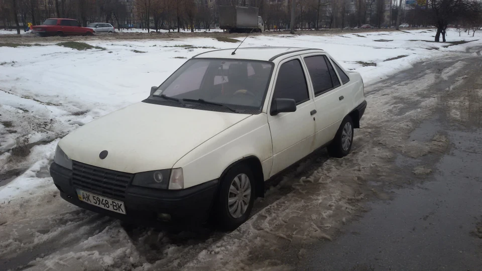 Opel Kadett 1.3 S 75 лс 2