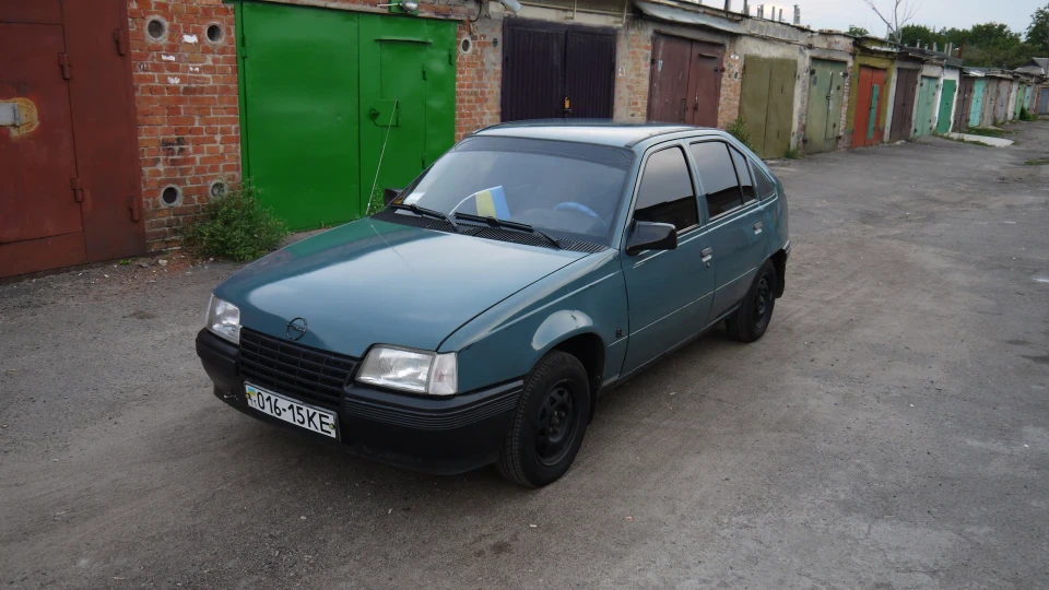Opel Kadett 1.3 2