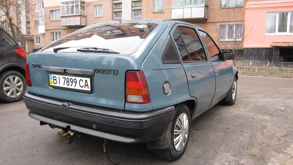 Opel Kadett 1.3 2