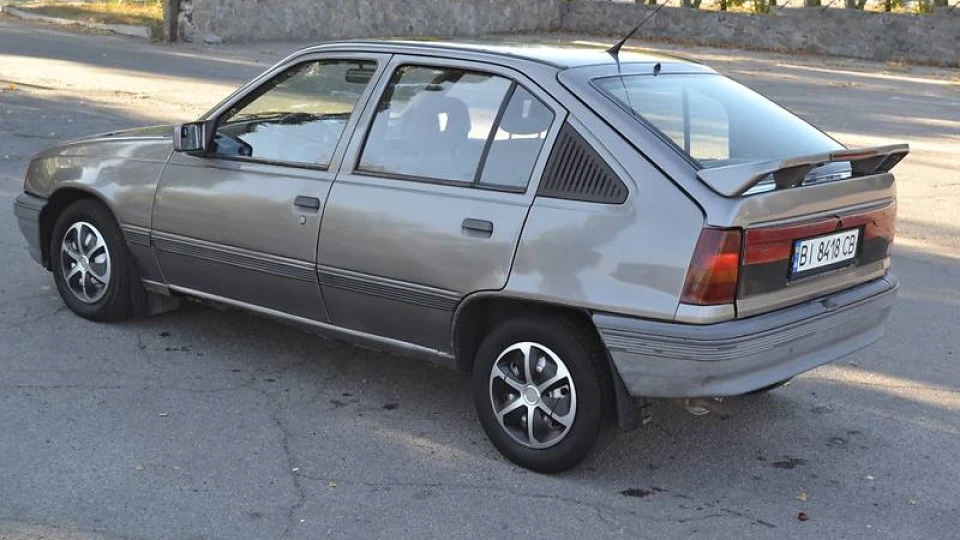 Opel Kadett 1.3 4