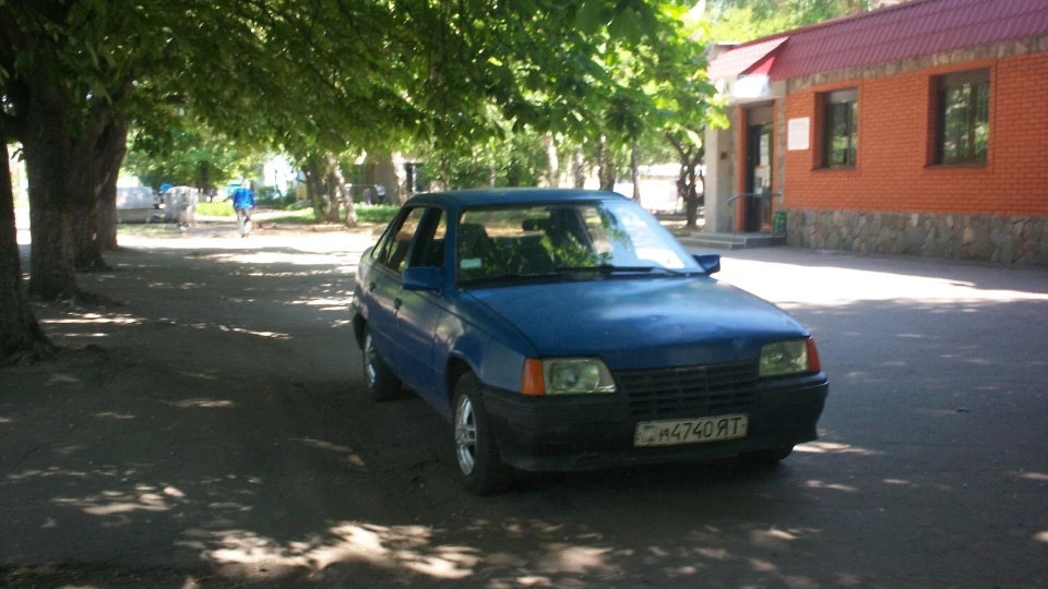 Opel Kadett 1.3 2