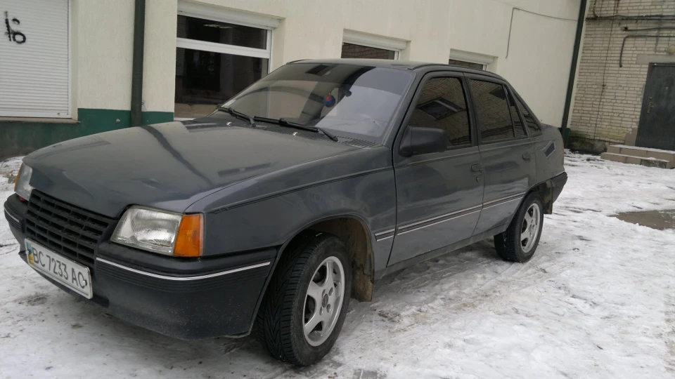 Opel Kadett 1.3 2