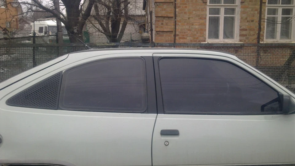 Opel Kadett 1.3E 2