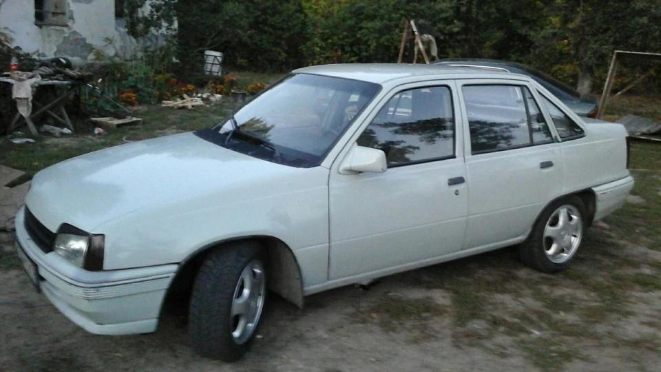 Opel Kadett 1.3NB корч 5