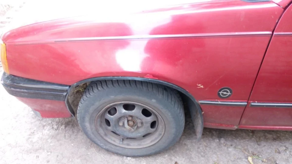 Opel Kadett 1.3S RED 4