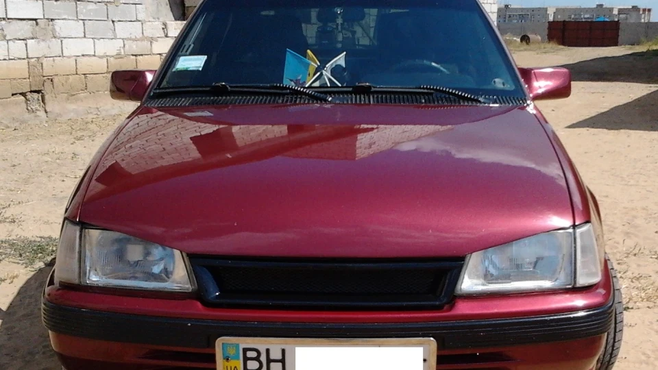 Opel Kadett 1.3S Запальничка