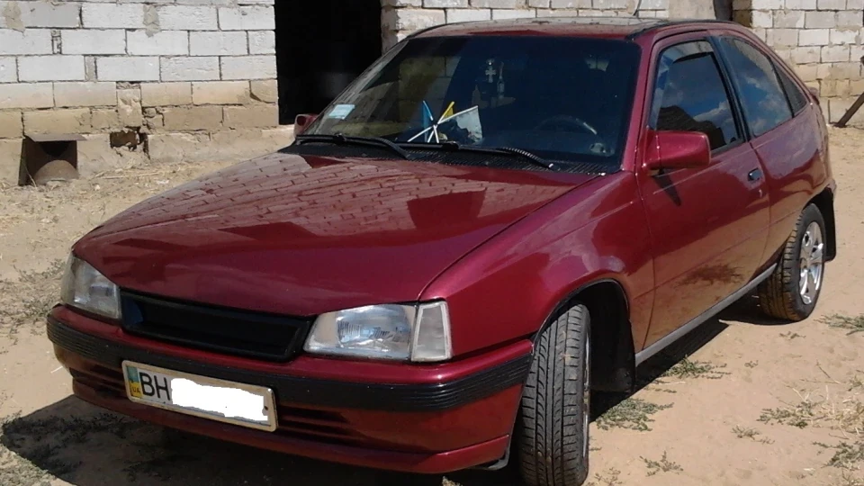 Opel Kadett 1.3S Запальничка 2