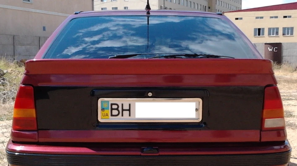 Opel Kadett 1.3S Запальничка 4